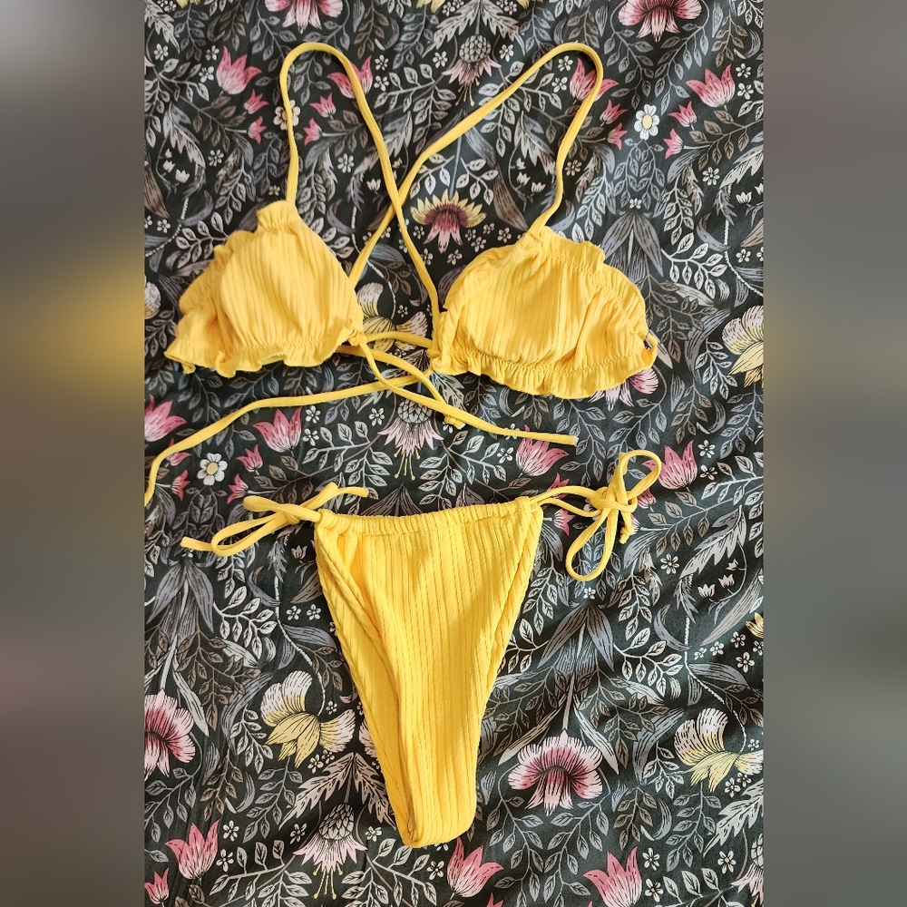 Yellow cross back bikini with adjustable bottoms